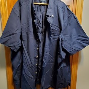 Short sleeve dress shirt